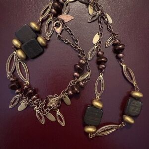 Elegant Black and Gold Necklace